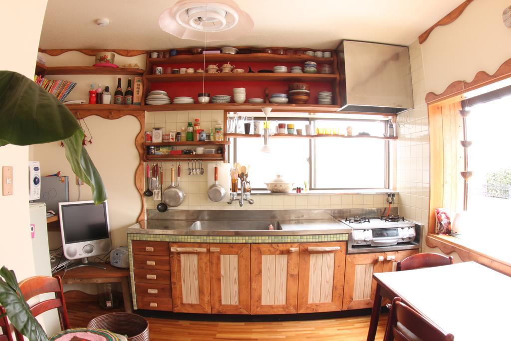 Katsuo Guest House Коти Экстерьер фото