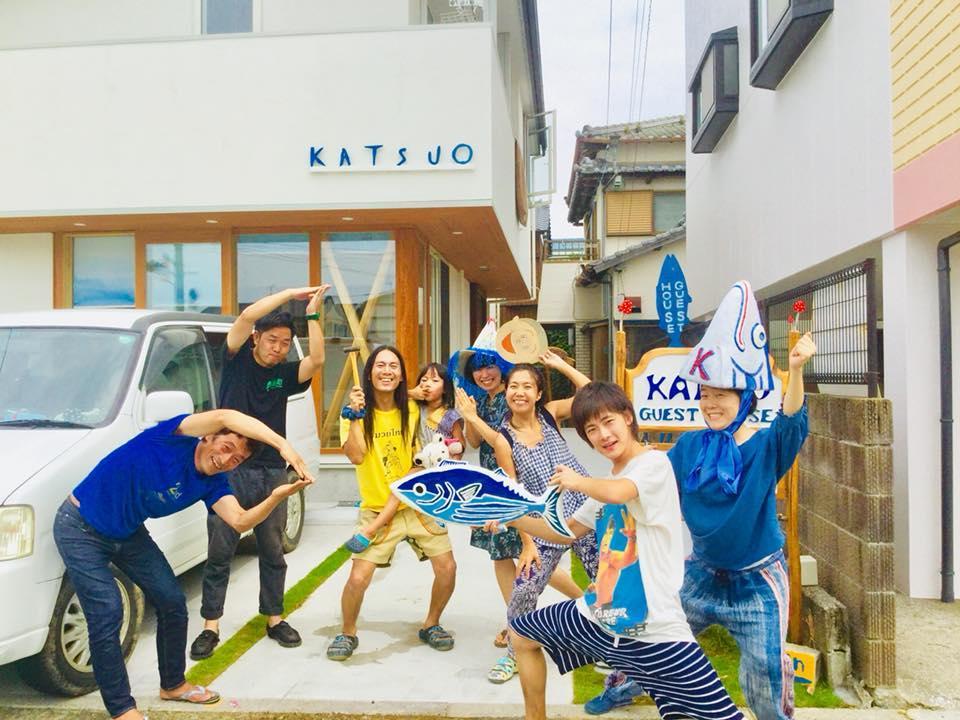 Katsuo Guest House Коти Экстерьер фото